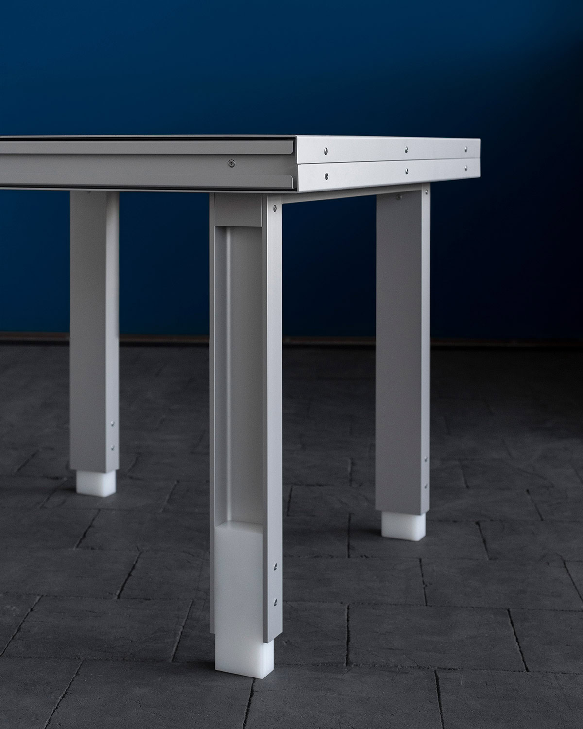 PhilippeMalouin-Lehni-Bent-Aluminium-1200x1500-9