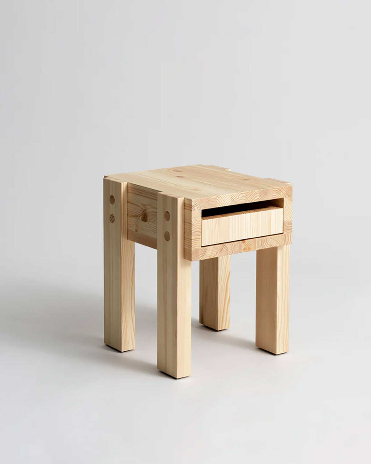 PhilippeMaluoin-Vaarnii-Stilts-1200x1500-01